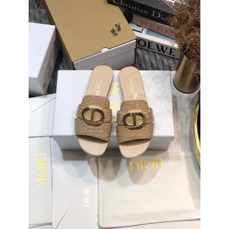 ch**an D*or slippers